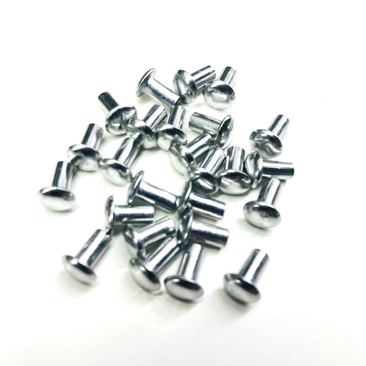 Rivet à frapper - 1/8 po dia x 0,313 po de long 50 pces
